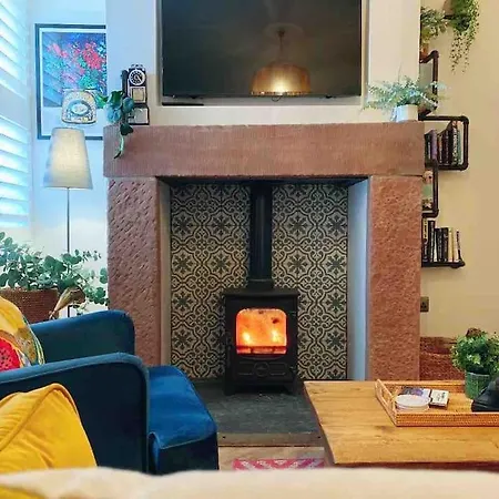 Teapot In Ennerdale - Hot Tub Pizza Oven Log Burner Cleator