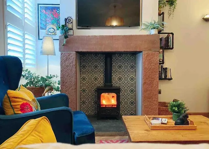 Teapot In Ennerdale - Hot Tub Pizza Oven Log Burner Cleator