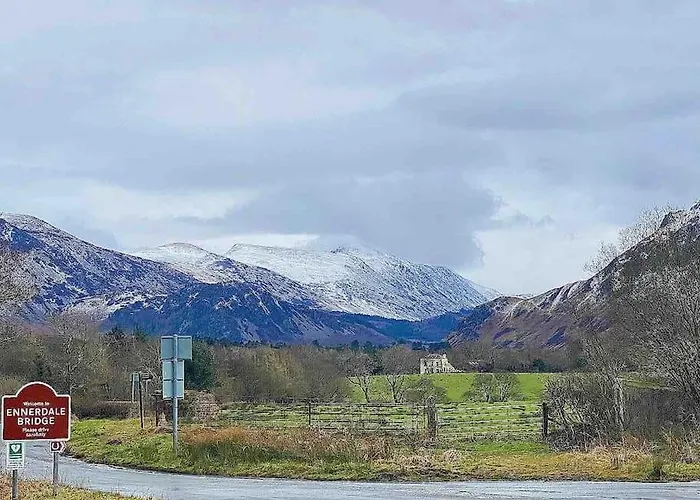 Teapot In Ennerdale - Hot Tub Pizza Oven Log Burner Cleator
