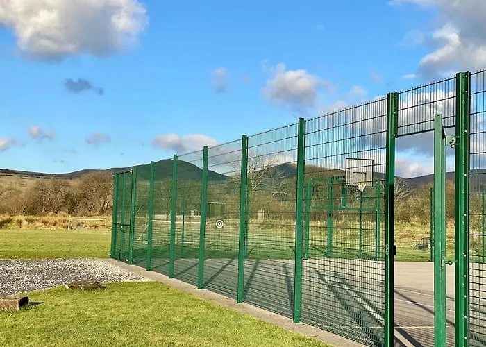 Teapot In Ennerdale - Hot Tub Pizza Oven Log Burner