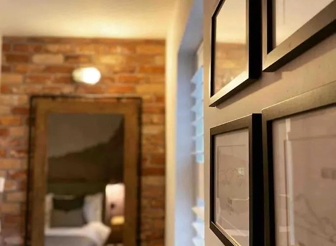 Teapot In Ennerdale - Hot Tub Pizza Oven Log Burner